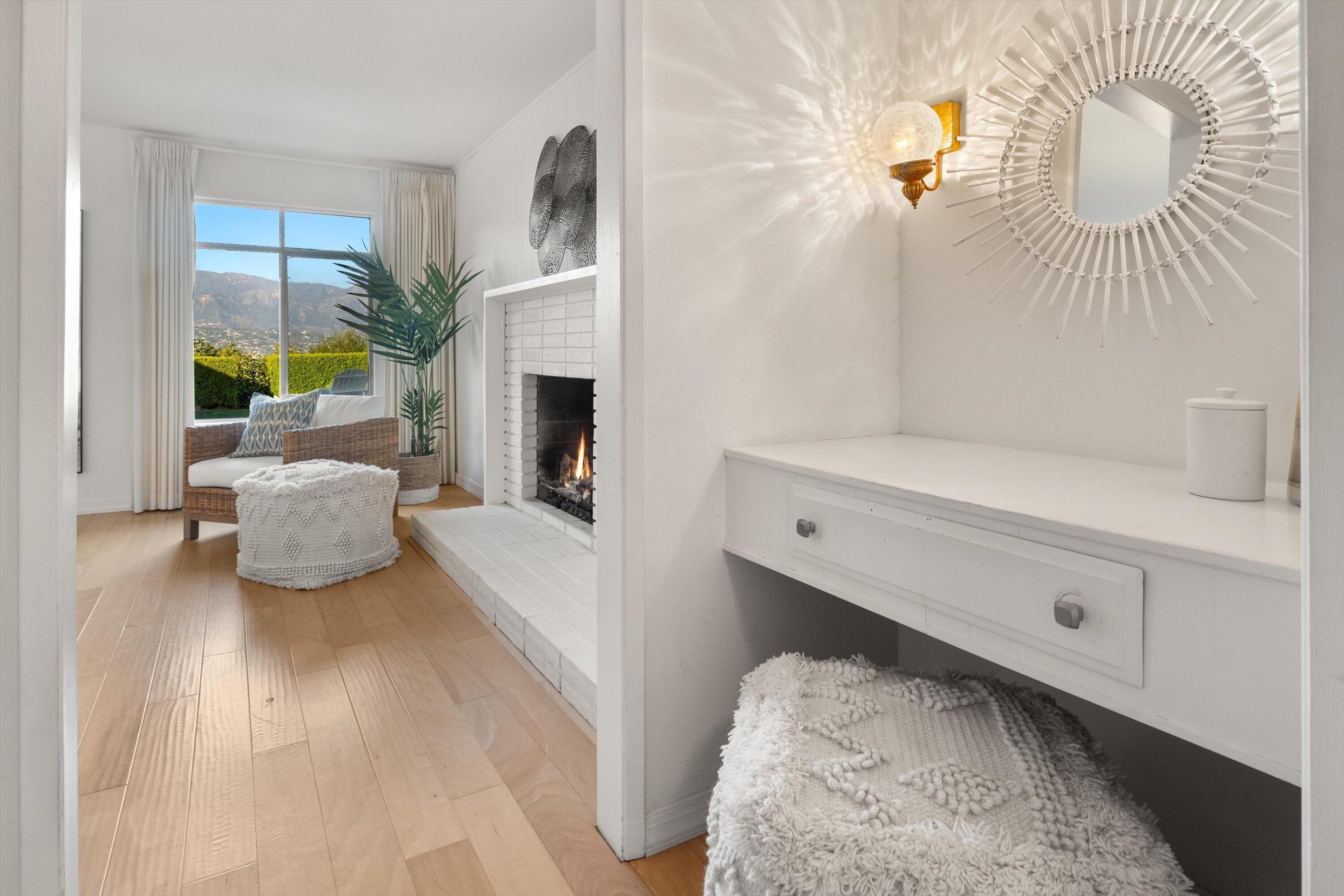 1638 La Coronilla Drive Santa Barbara, CA 93109 - Photo 26 of 41 Dressing Area/Vanity in Primary