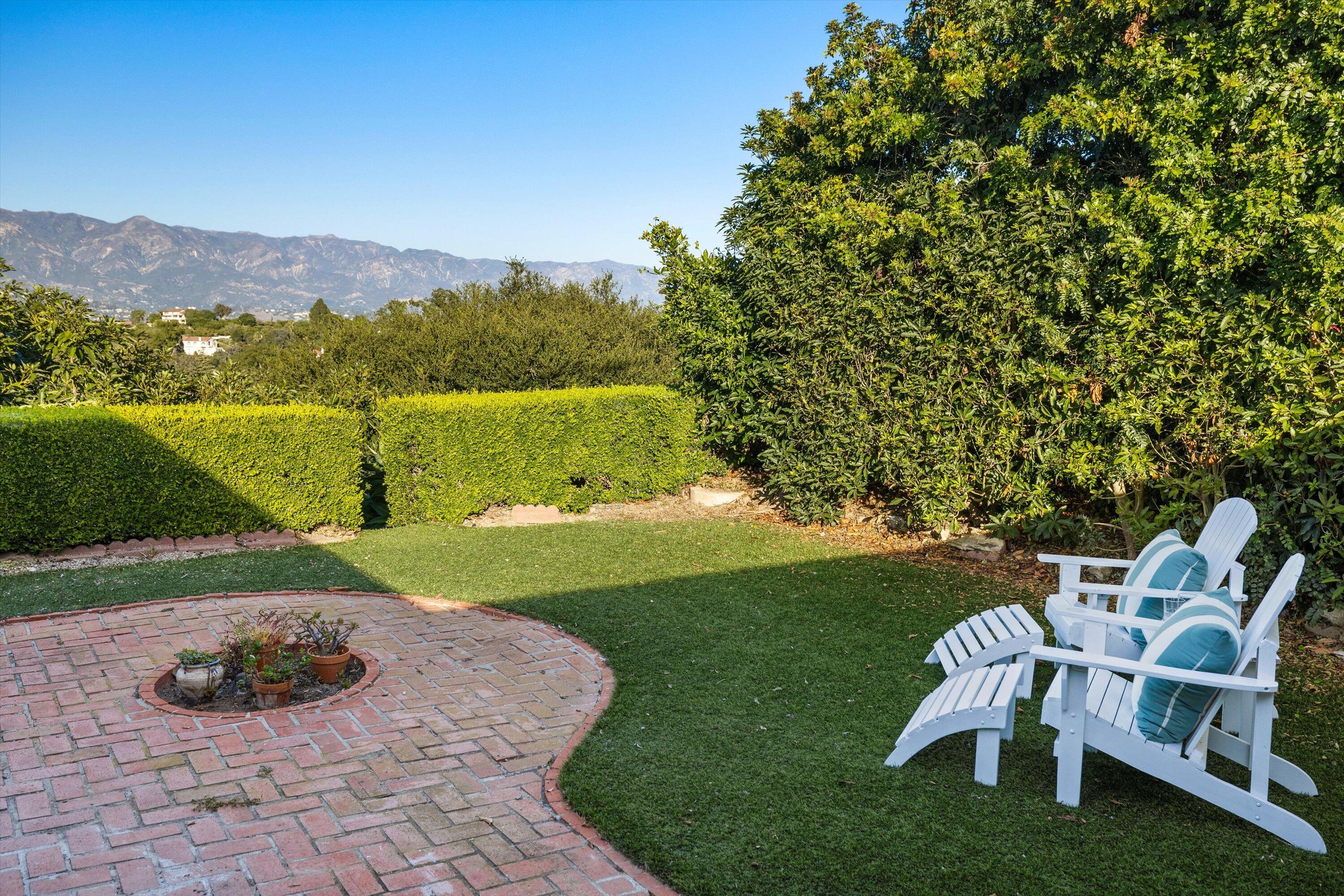 1638 La Coronilla Drive Santa Barbara, CA 93109 - Photo 9 of 41 Side Yard with Views