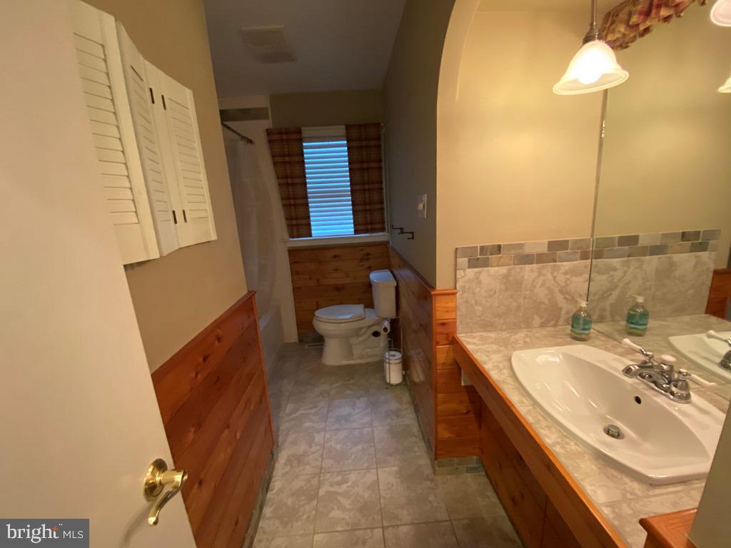 1618 Lambeth Road Lancaster, PA 17601 - Photo 7 of 14