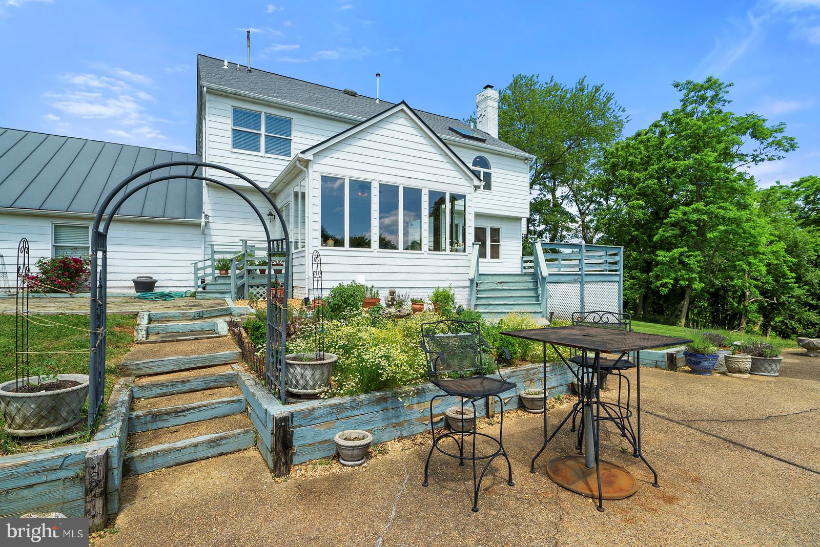 35361 Paxson Road Round Hill, VA 20141 - Photo 28 of 30 gardens around the pool area