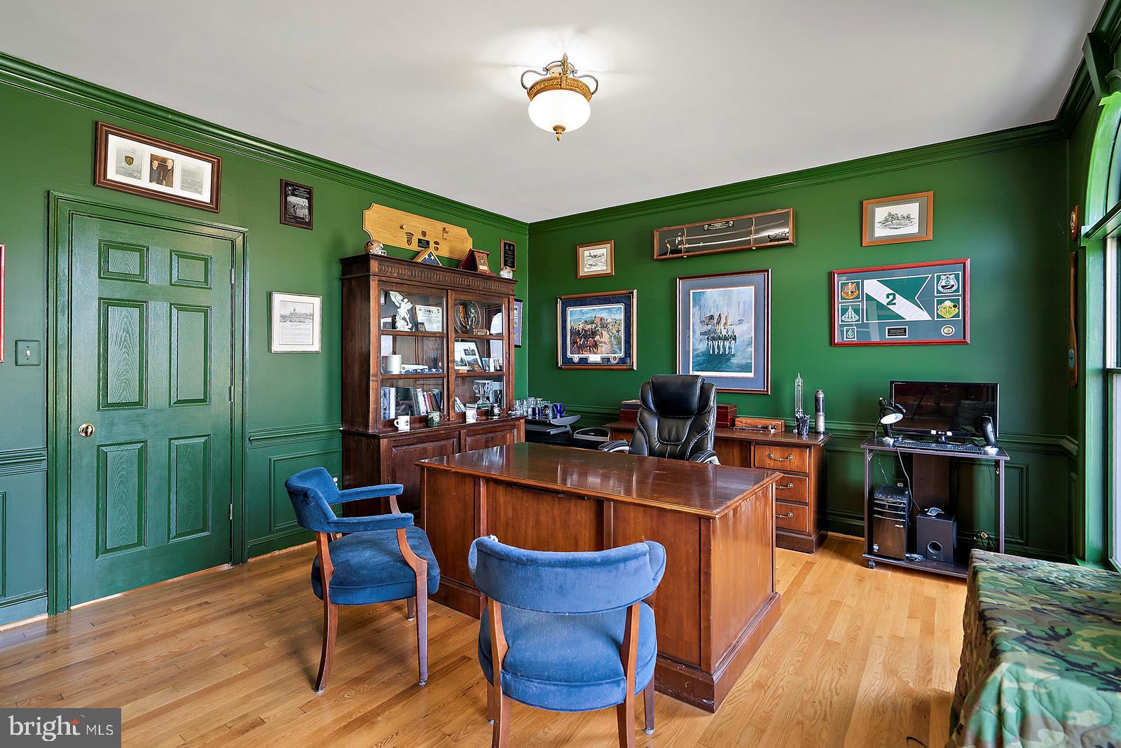 35361 Paxson Road Round Hill, VA 20141 - Photo 8 of 30 Private main level office