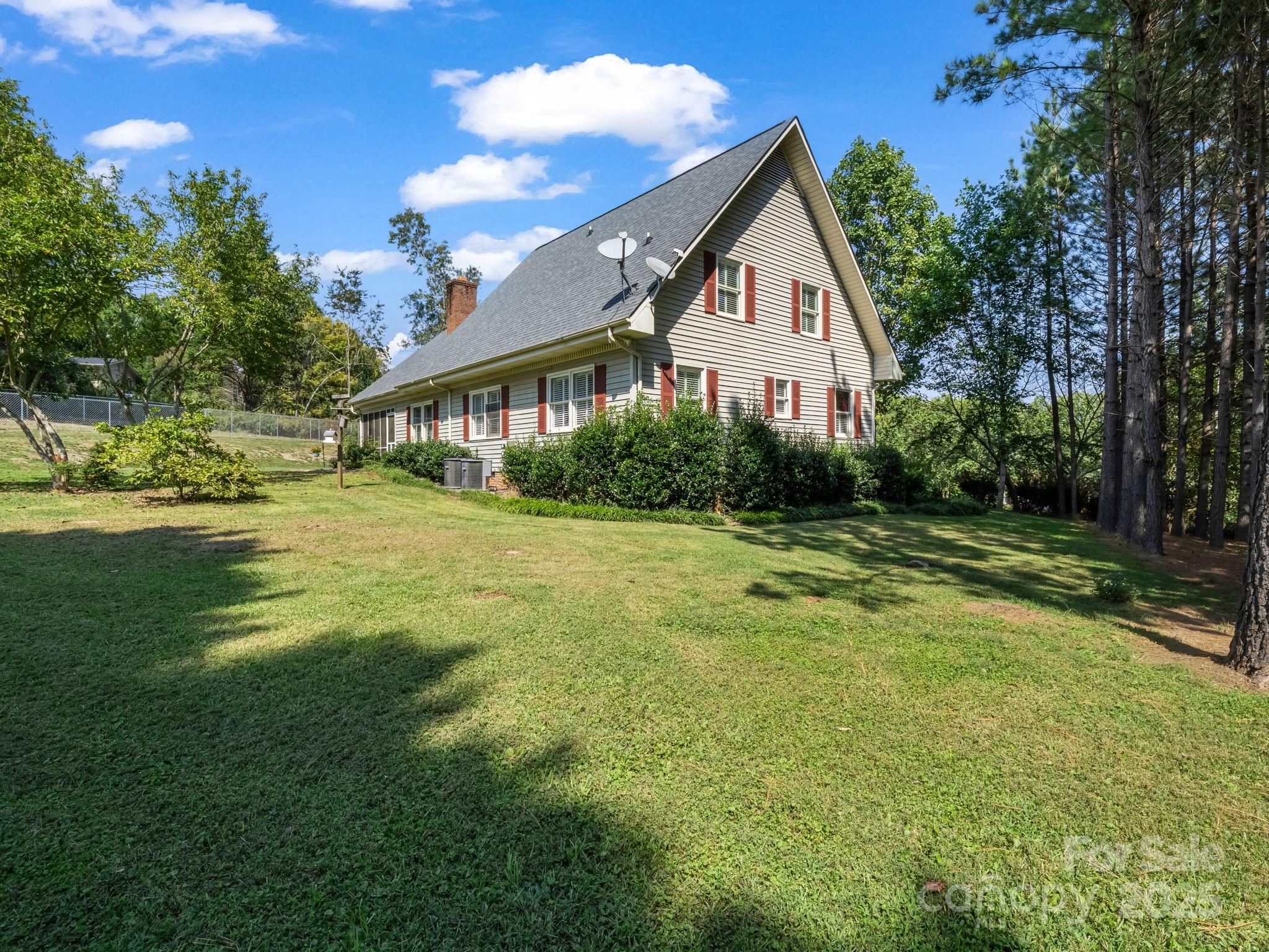 130 Briarwood Drive Rutherfordton, NC 28139 - Photo 42 of 48 a front view of house with yard and green space