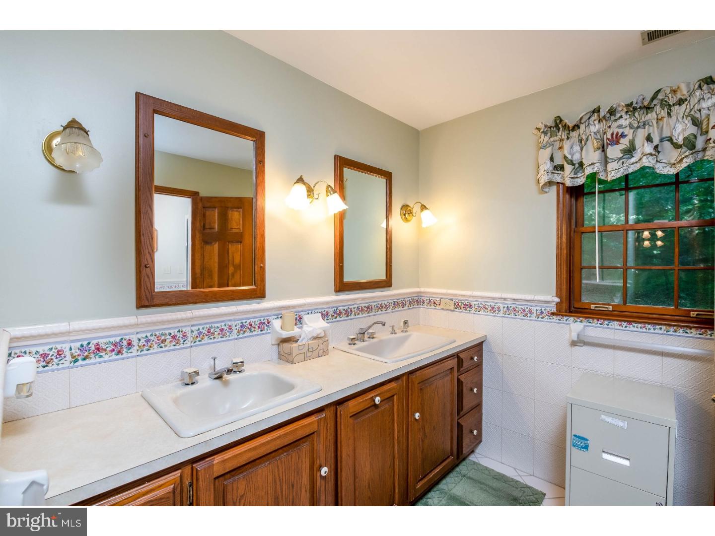 414 Arrowhead Trail Sinking Spring, PA 19608 - Photo 14 of 25