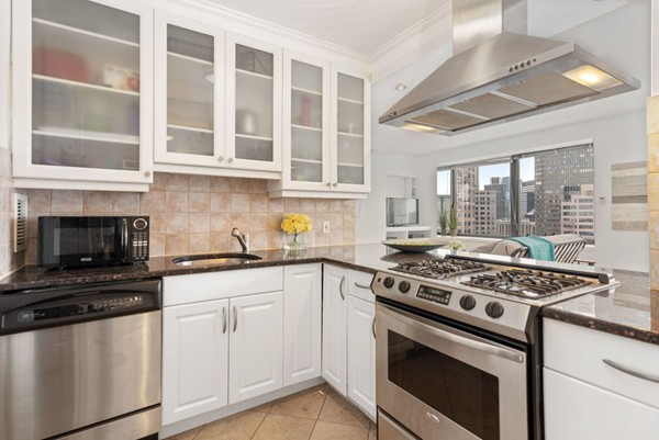 65 East India Row, Unit 26H Boston, MA 02110 - Photo 8 of 16