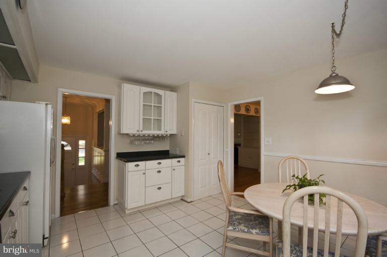 2121 Woodfork Road Lutherville-Timonium, MD 21093 - Photo 15 of 20 Kitchen w/ Table Space