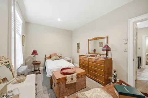 $2,400 | 82 Maple Avenue, Morristown, NJ 07960