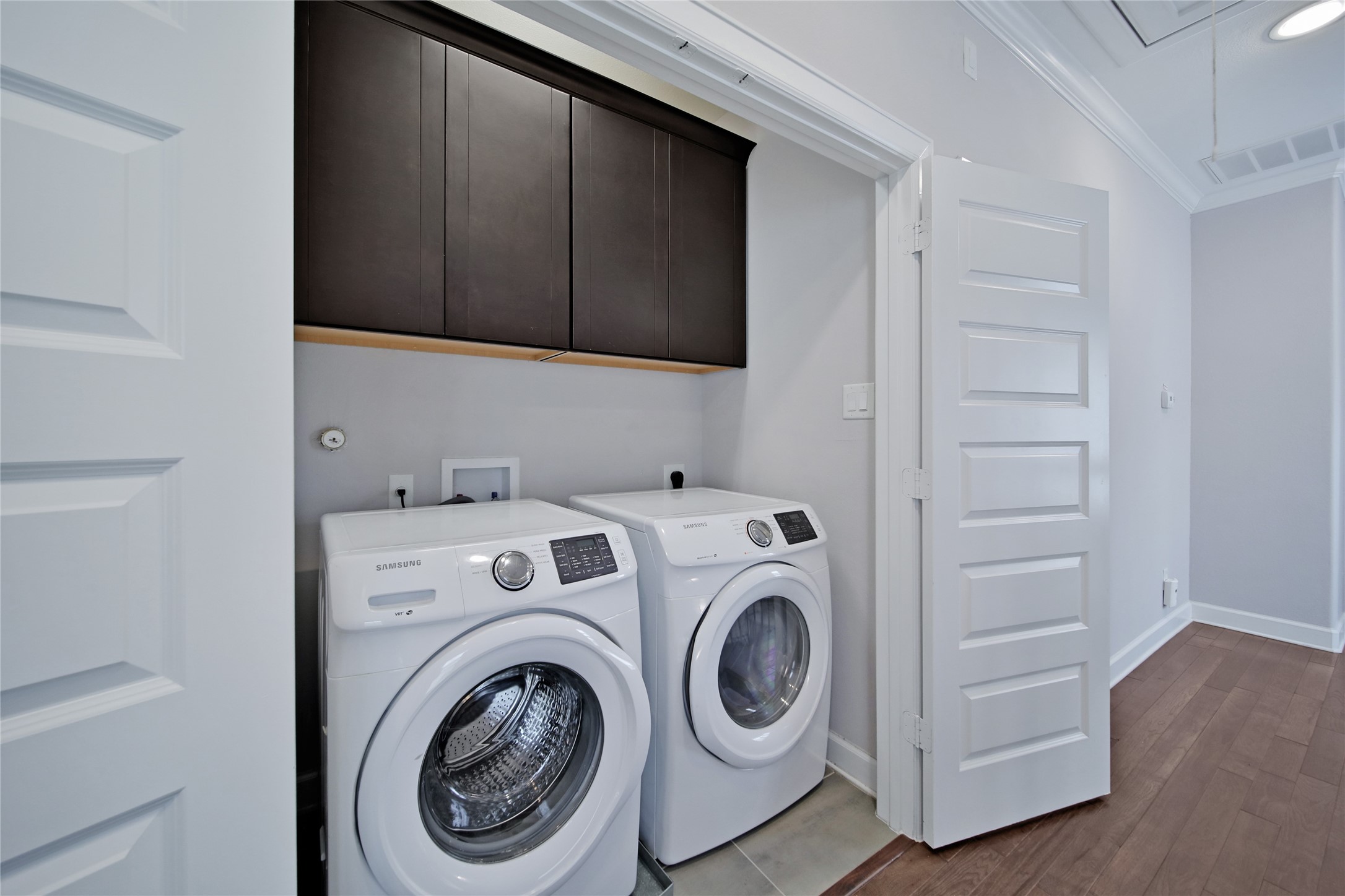 5703 Kansas Street Houston, TX 77007 - Photo 20 of 20 a utility room with dryer and washer