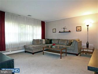 59 MacIntosh Road Levittown, PA 19056 - Photo 5 of 12 Living Room