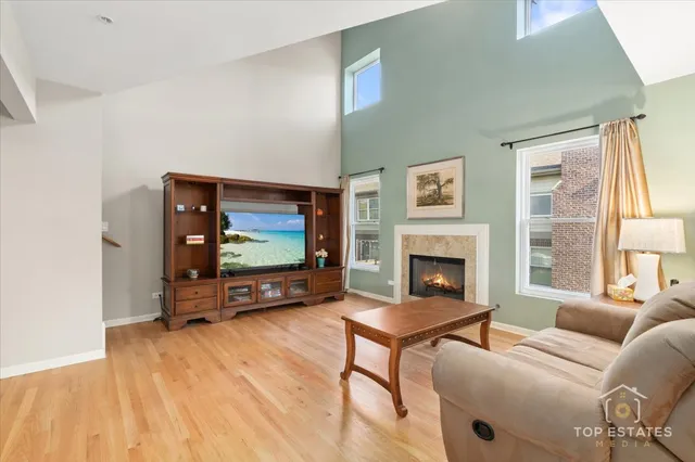 $364,900 | 1631 Pauline Circle, Mundelein, IL 60060