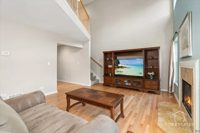 $364,900 | 1631 Pauline Circle, Mundelein, IL 60060