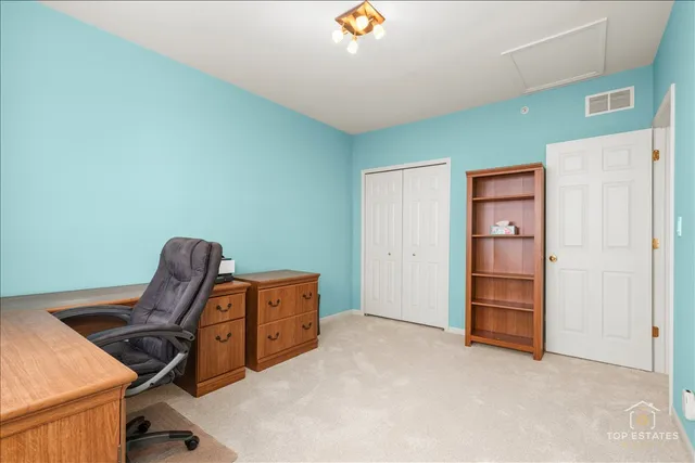 $364,900 | 1631 Pauline Circle, Mundelein, IL 60060