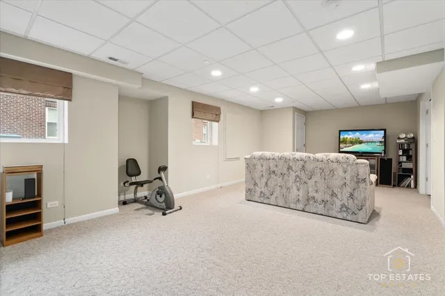 $364,900 | 1631 Pauline Circle, Mundelein, IL 60060