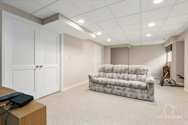 $364,900 | 1631 Pauline Circle, Mundelein, IL 60060