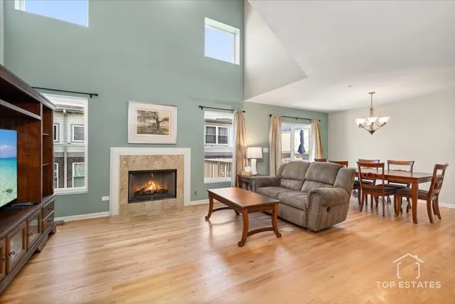 $364,900 | 1631 Pauline Circle, Mundelein, IL 60060