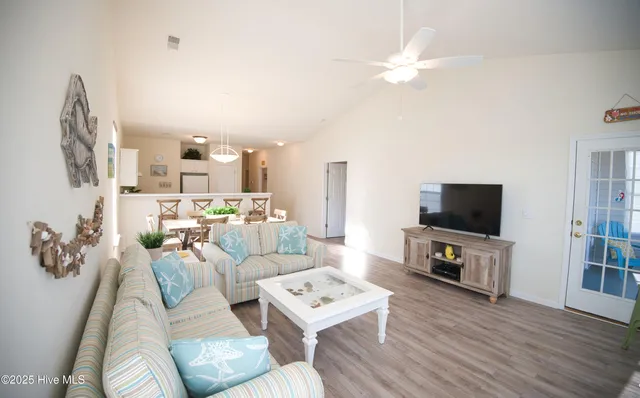 $264,900 | 928 Great Egret Circle Southwest, Unit 4, Sunset Beach, NC 28468