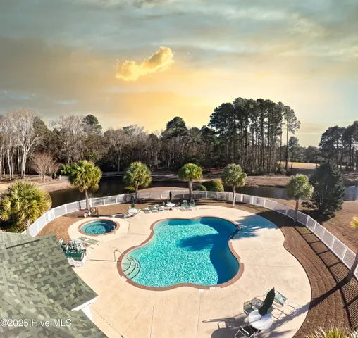 $264,900 | 928 Great Egret Circle Southwest, Unit 4, Sunset Beach, NC 28468