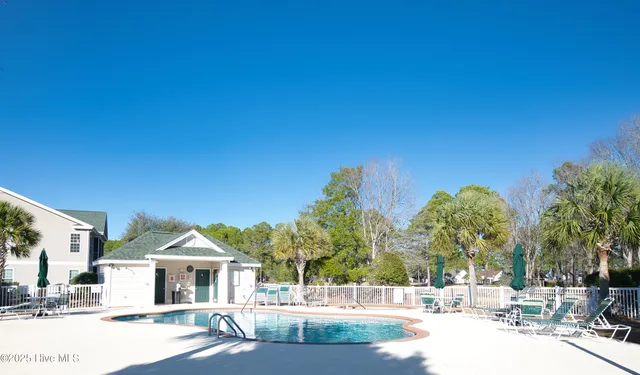 $264,900 | 928 Great Egret Circle Southwest, Unit 4, Sunset Beach, NC 28468