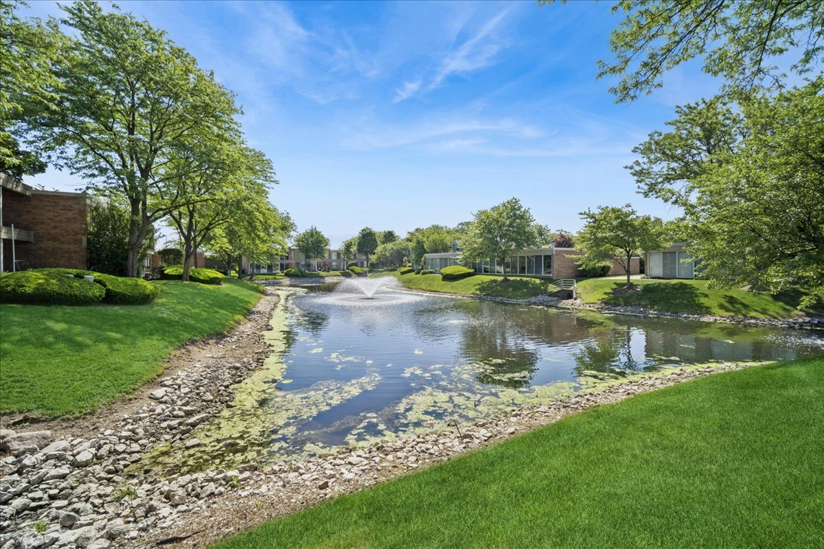 137 Avon Road Northbrook, IL 60062 - Photo 22 of 27