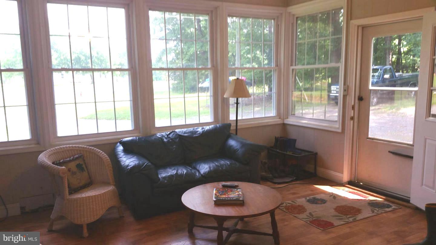 6004 Burr Hill Road Rhoadesville, VA 22542 - Photo 12 of 21 22 x 22 Sunroom Off Kitchen!