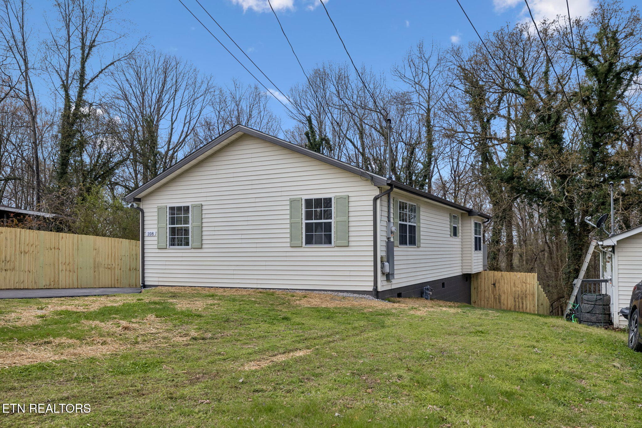 108 Jellico Lane Oak Ridge, TN 37830 - Photo 3 of 18