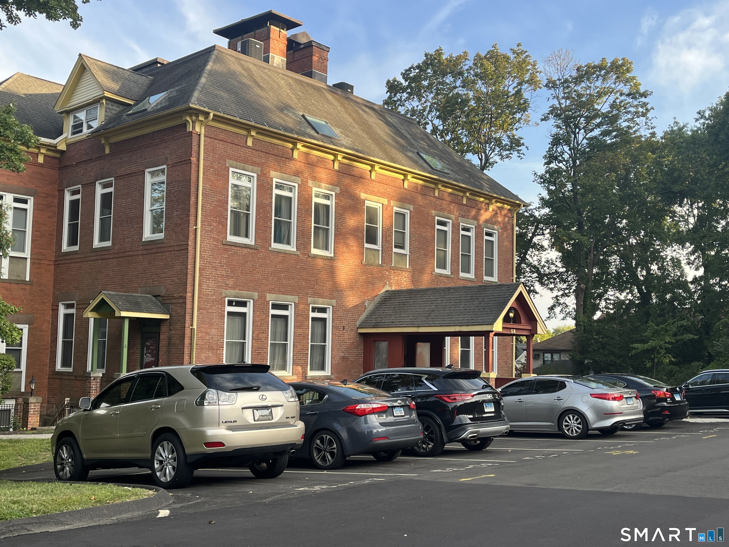 58 Woodley Court, Unit 13 Meriden, CT 06450 - Photo 3 of 4