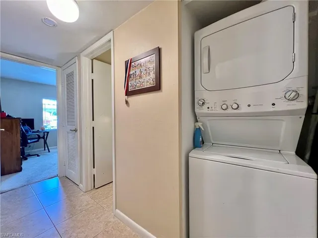 a view of utility room