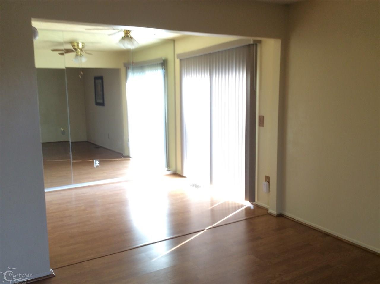 51114 South Foster Road New Baltimore, MI 48047 - Photo 6 of 38 31351749-5.JPG