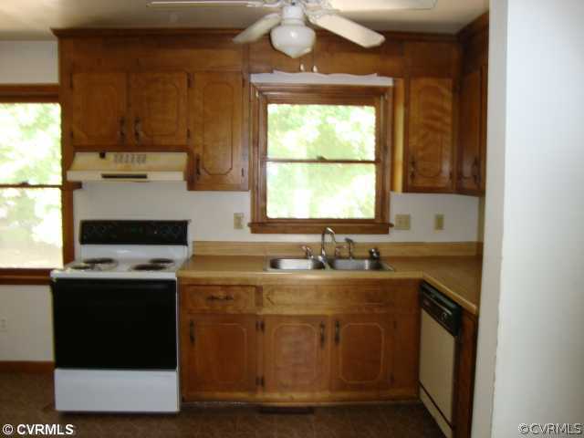 1617 Westbrook Road Hopewell, VA 23860 - Photo 3 of 5 Kitchen