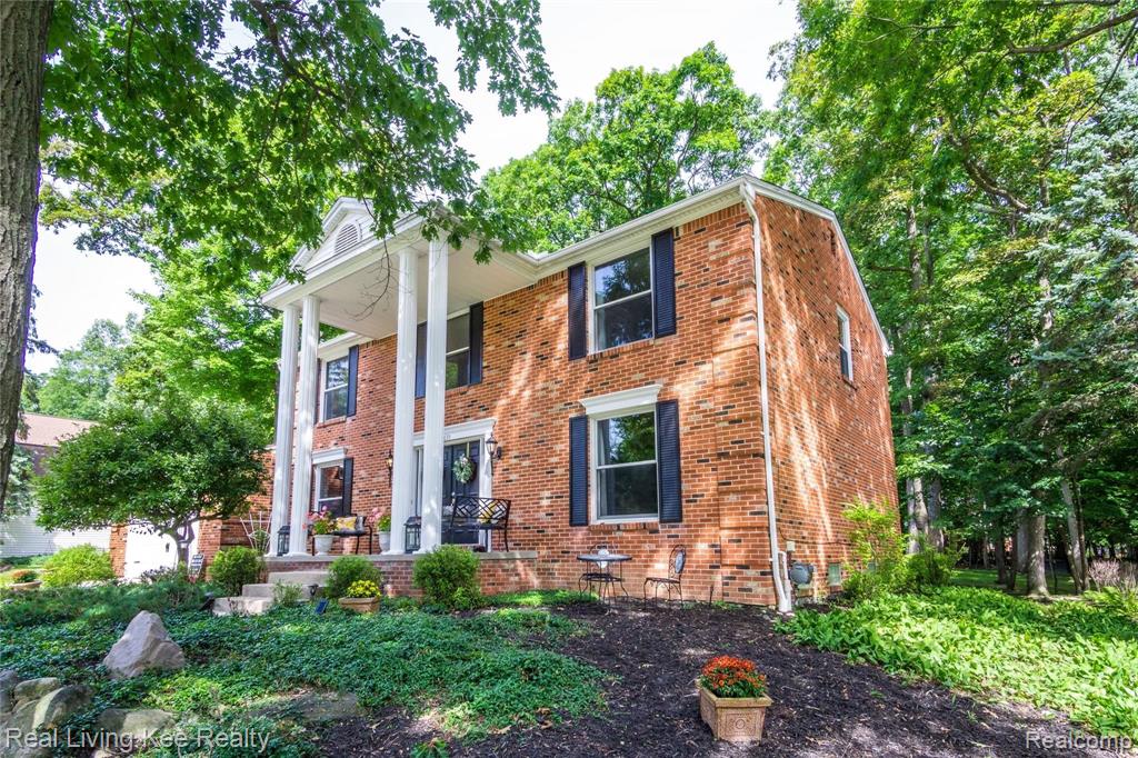 1635 North Kilburn Road Rochester Hills, MI 48306 - Photo 3 of 62