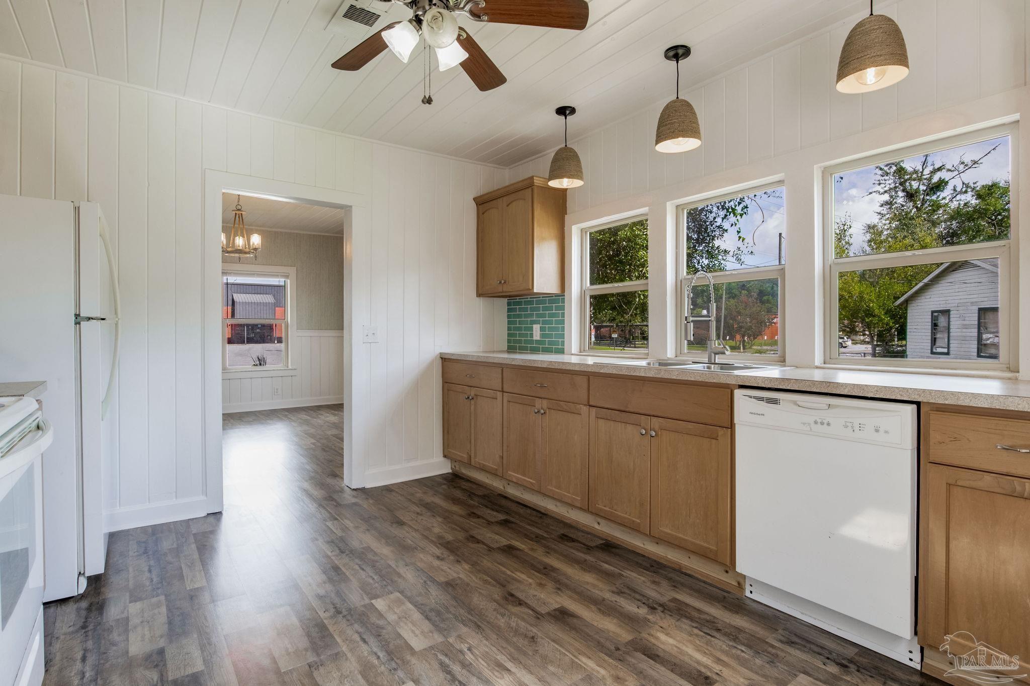 5163 Ward Basin Road Milton, FL 32583 - Photo 8 of 48 Gallery Image 8