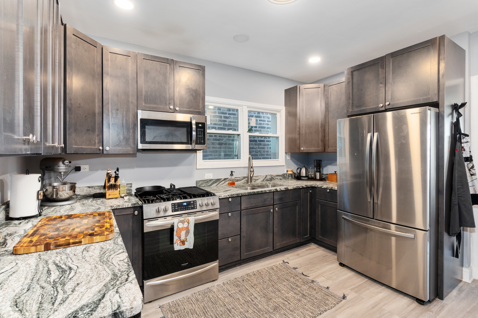 940 North Springfield Avenue Chicago, IL 60651 - Photo 3 of 23