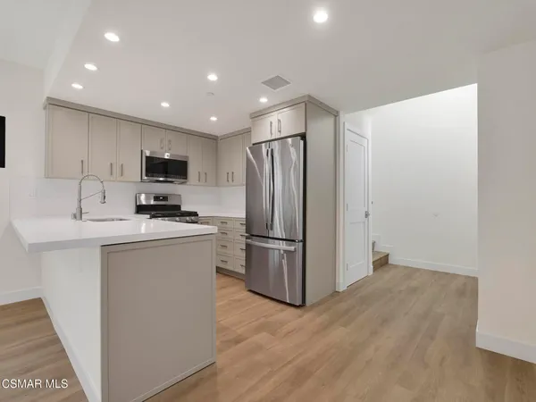$3,700 | 3190 Los Robles Road, Unit C, Thousand Oaks, CA 91362