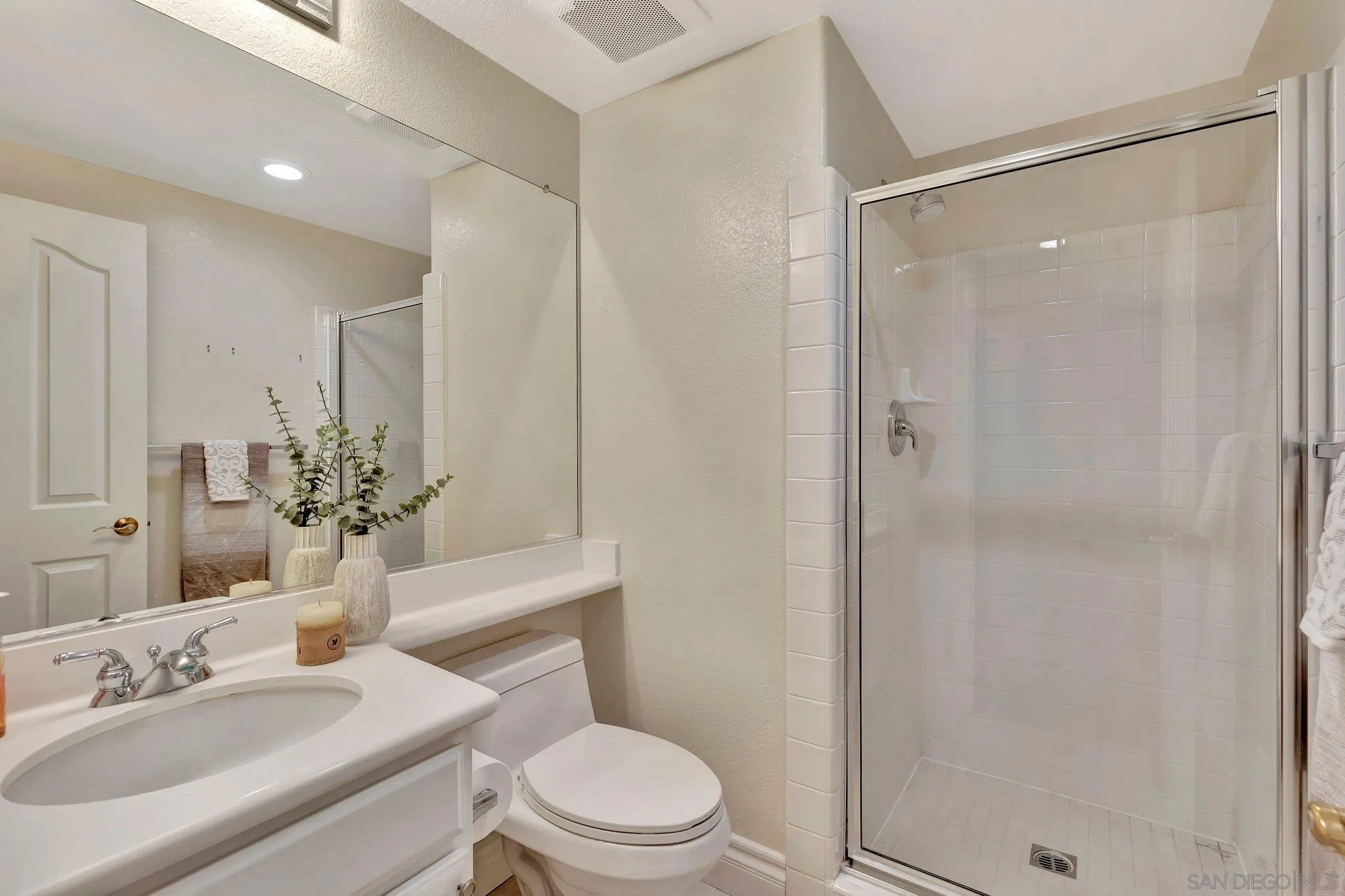 2329 Masters Road Carlsbad, CA 92008 - Photo 32 of 34 Gallery Image 32
