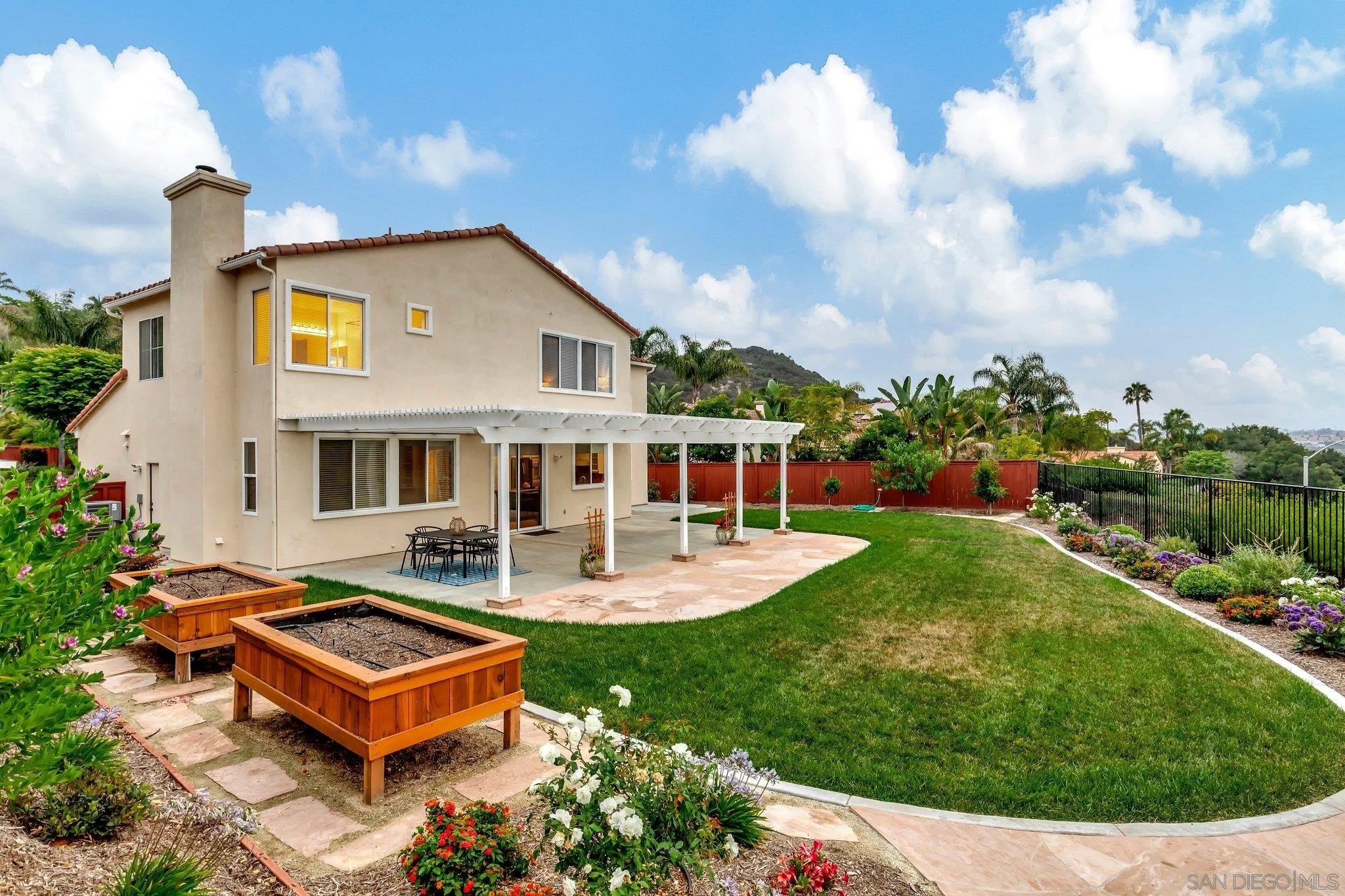 2329 Masters Road Carlsbad, CA 92008 - Photo 4 of 34 Gallery Image 4