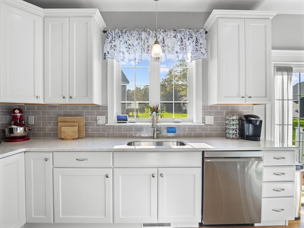 95 Hummingbird Lane, Unit 22 Groton, MA 01450 - Photo 17 of 37 Gallery Image 17