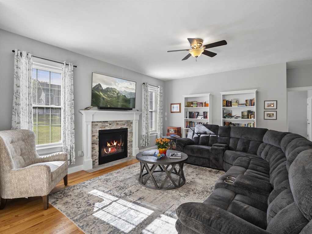 95 Hummingbird Lane, Unit 22 Groton, MA 01450 - Photo 8 of 37 Gallery Image 8