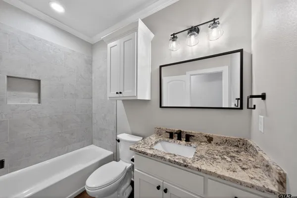 $2,600 | 18310 Timber Oaks Drive, Lindale, TX 75771