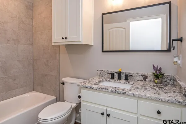 $2,600 | 18310 Timber Oaks Drive, Lindale, TX 75771