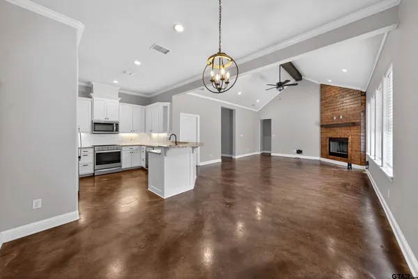 $2,600 | 18310 Timber Oaks Drive, Lindale, TX 75771