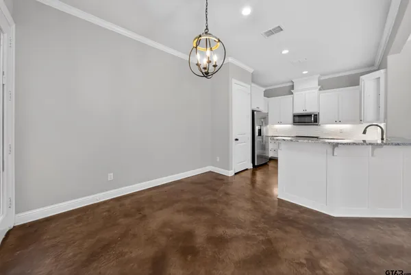 $2,600 | 18310 Timber Oaks Drive, Lindale, TX 75771