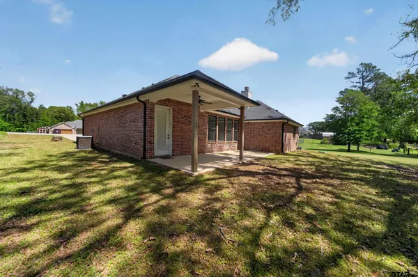$2,600 | 18310 Timber Oaks Drive, Lindale, TX 75771