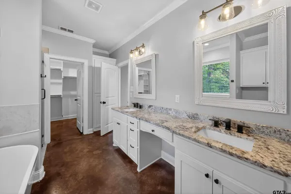 $2,600 | 18310 Timber Oaks Drive, Lindale, TX 75771