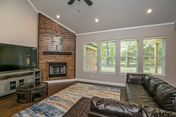 $2,600 | 18310 Timber Oaks Drive, Lindale, TX 75771