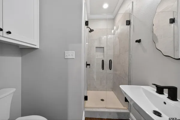 $2,600 | 18310 Timber Oaks Drive, Lindale, TX 75771