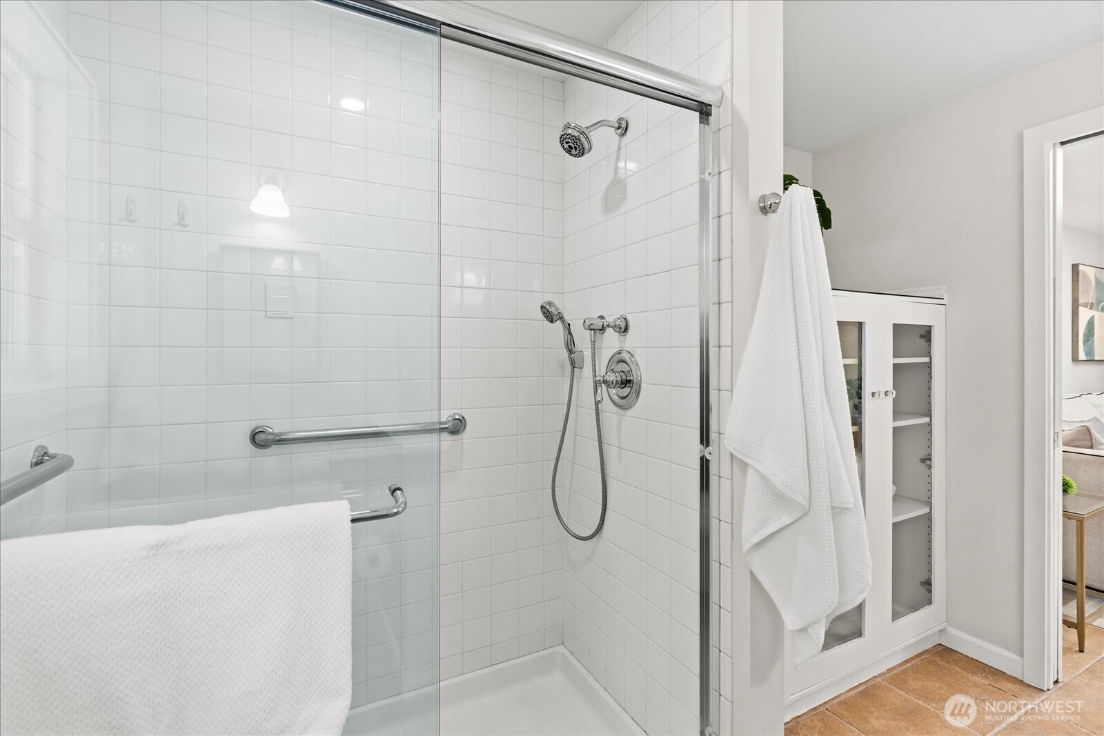 10601 242nd Place Southwest Edmonds, WA 98020 - Photo 16 of 35 a bathroom with a shower
