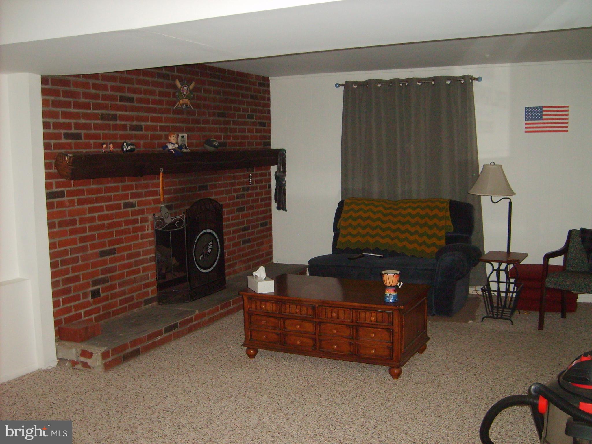 1304 Friar Road Newark, DE 19713 - Photo 8 of 17 Family Room