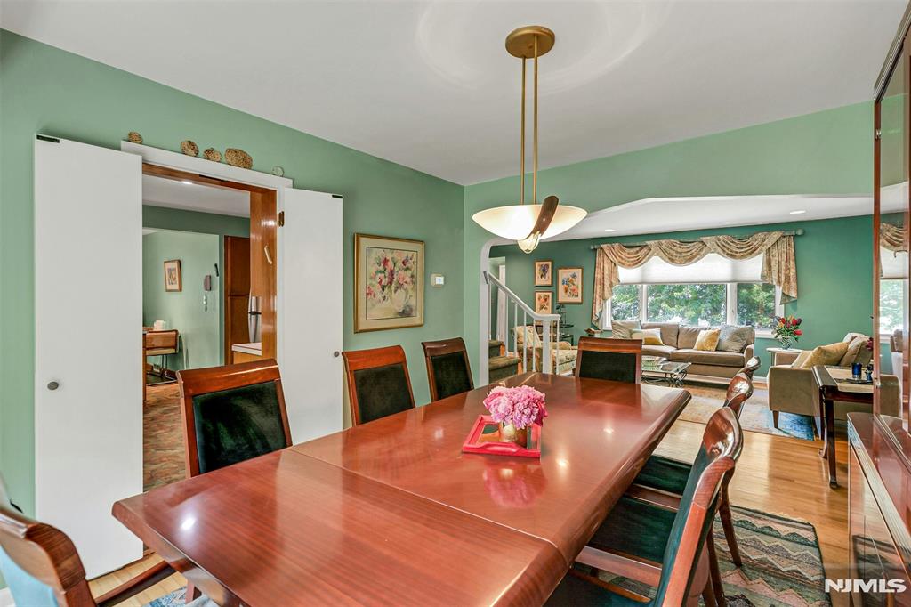 616 Rutland Avenue Teaneck, NJ 07666 - Photo 7 of 39