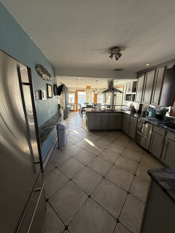 231 Court Road, Unit 2 Winthrop, MA 02152 - Photo 3 of 11