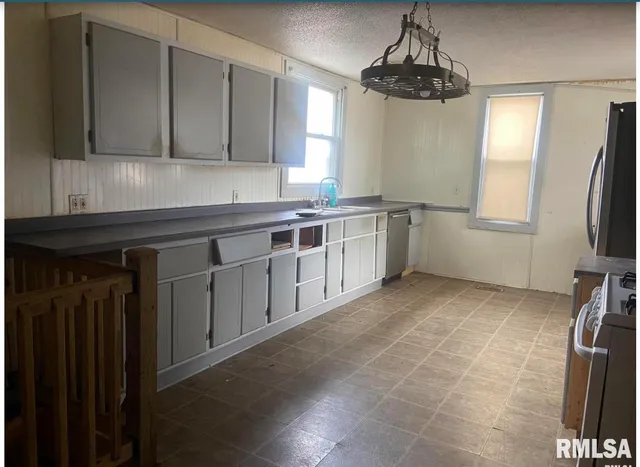 $25,000 | 325 Cherry Street, Quincy, IL 62301