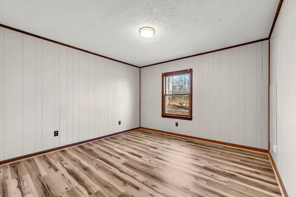 $1,050 | 335 Country Lane, Dover, TN 37058